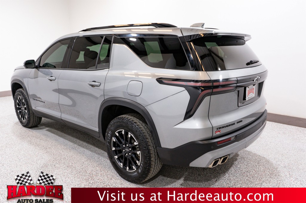2024 Chevrolet Traverse Image 3