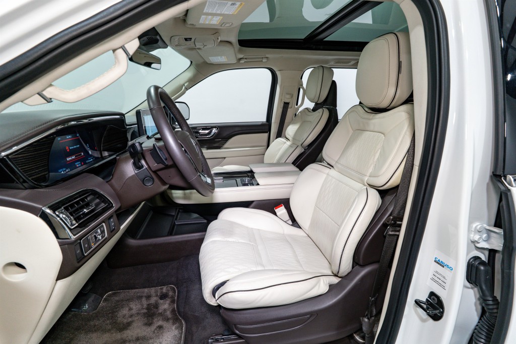 2024 Lincoln Navigator Image 18