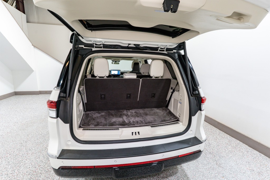 2024 Lincoln Navigator Image 39