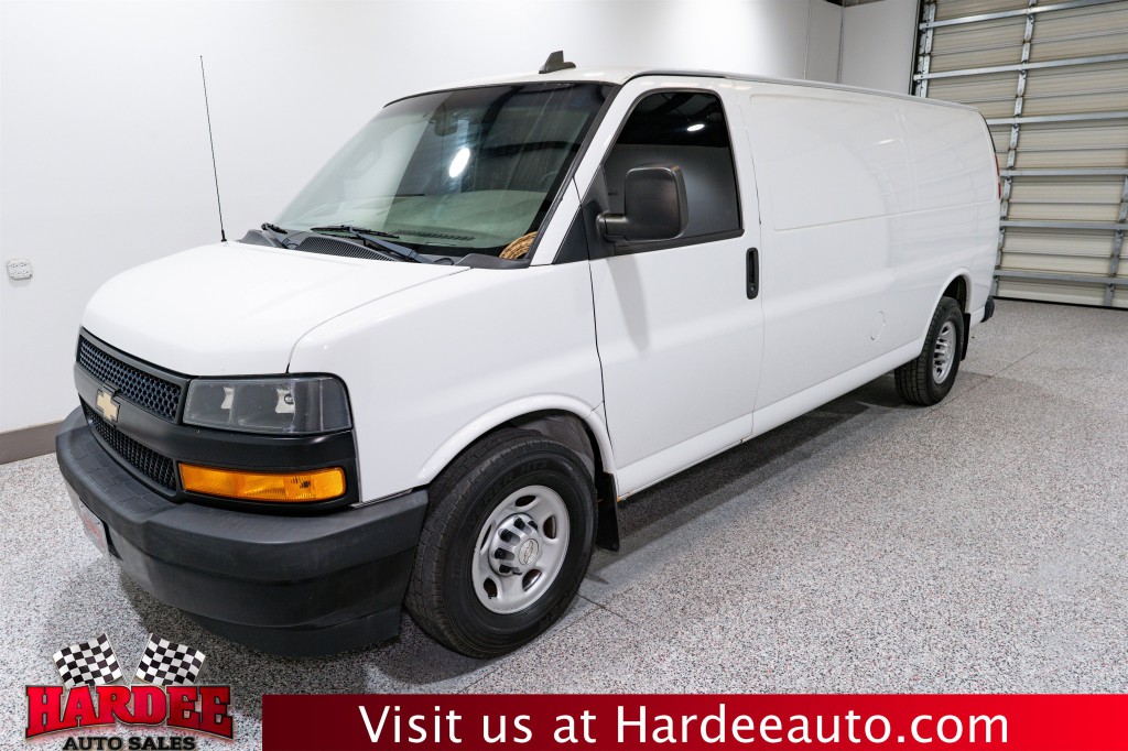 2018 Chevrolet Express Image 2