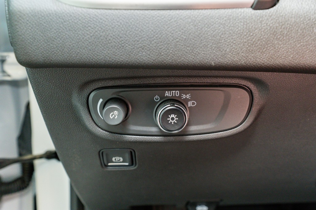 2022 GMC Terrain Image 27
