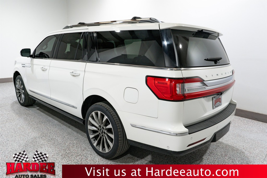 2021 Lincoln Navigator Image 3