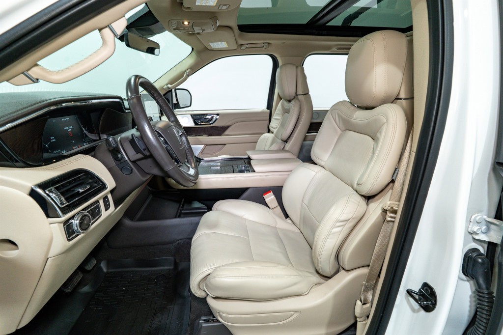 2021 Lincoln Navigator Image 17