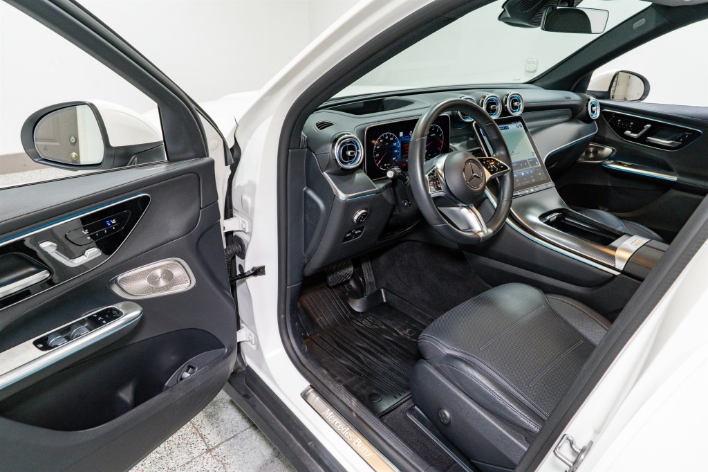 2023 Mercedes-Benz GLC-Class Image 12