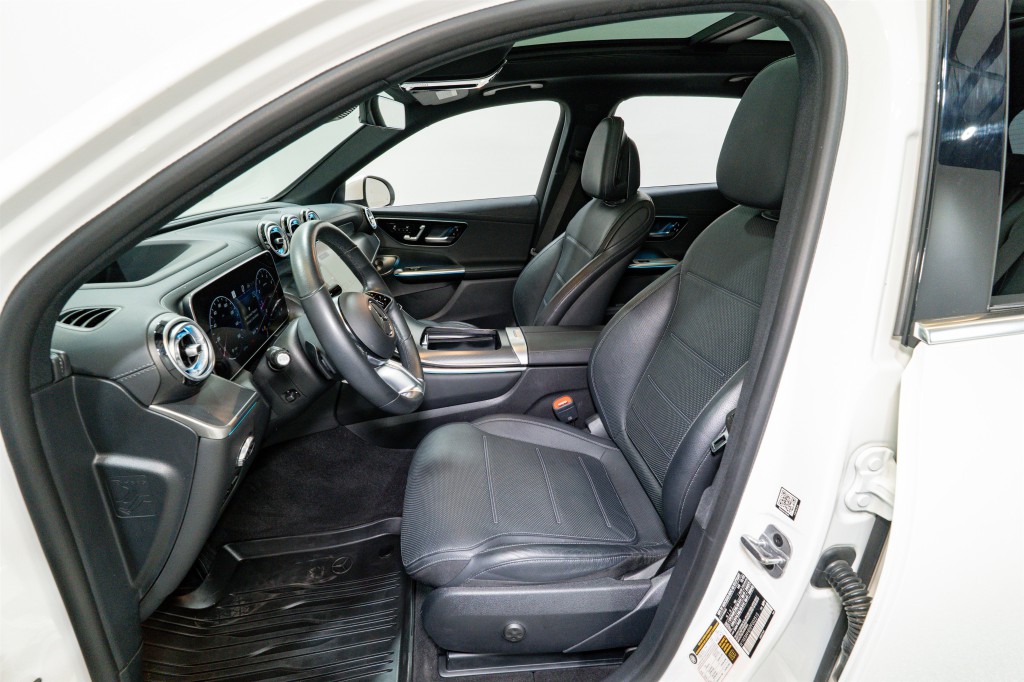 2023 Mercedes-Benz GLC-Class Image 16