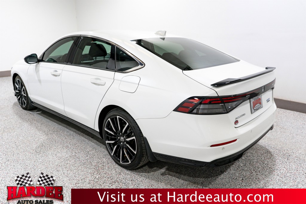 2023 Honda Accord Image 3