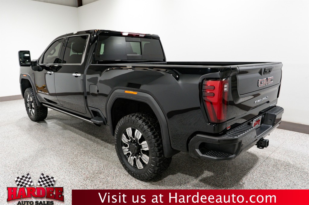 2024 GMC Sierra 2500 Image 3