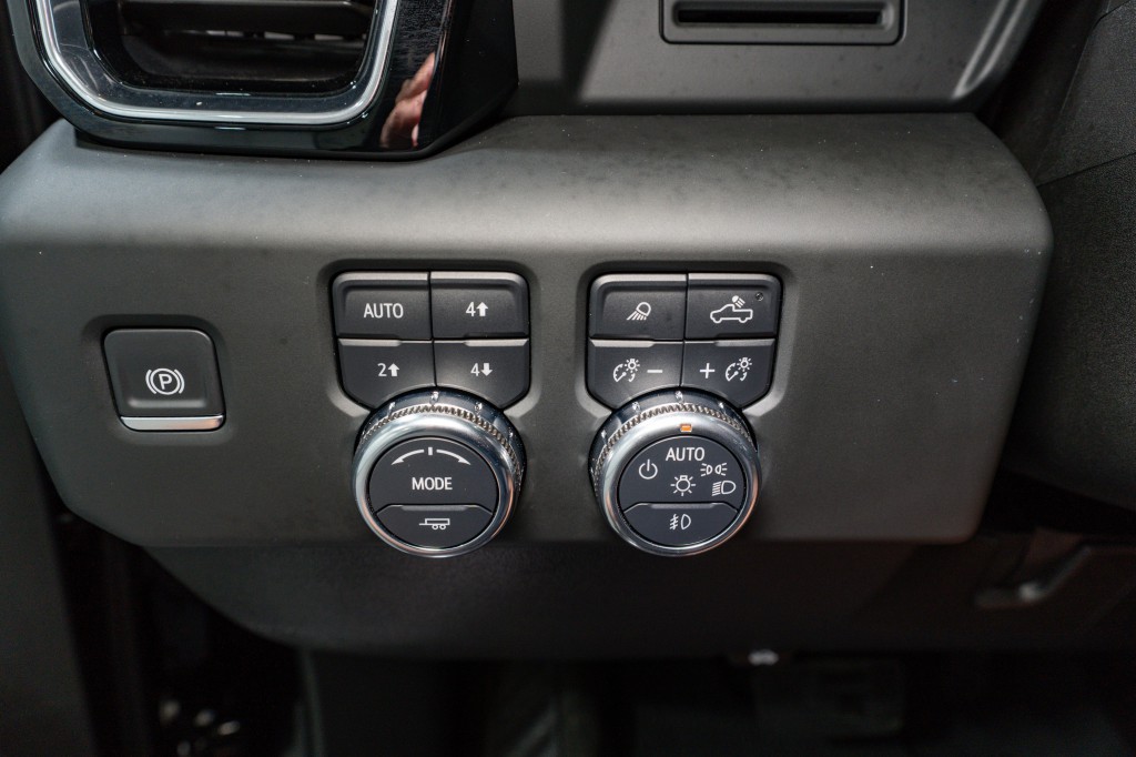 2024 GMC Sierra 2500 Image 32