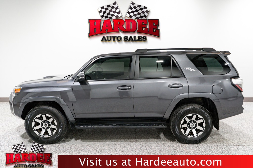 2022 Toyota 4Runner Image 1