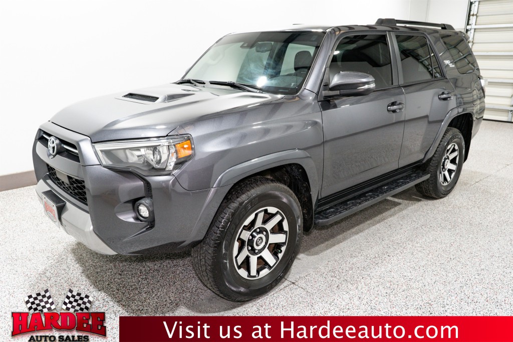 2022 Toyota 4Runner Image 2