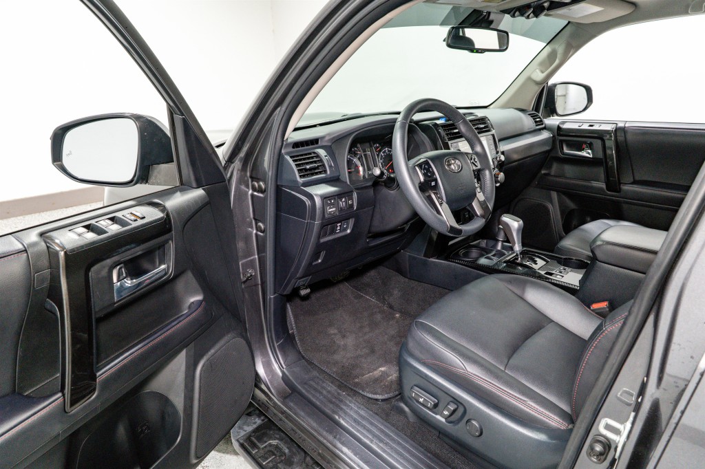 2022 Toyota 4Runner Image 12