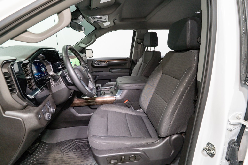 2025 Chevrolet Silverado 1500 Image 15