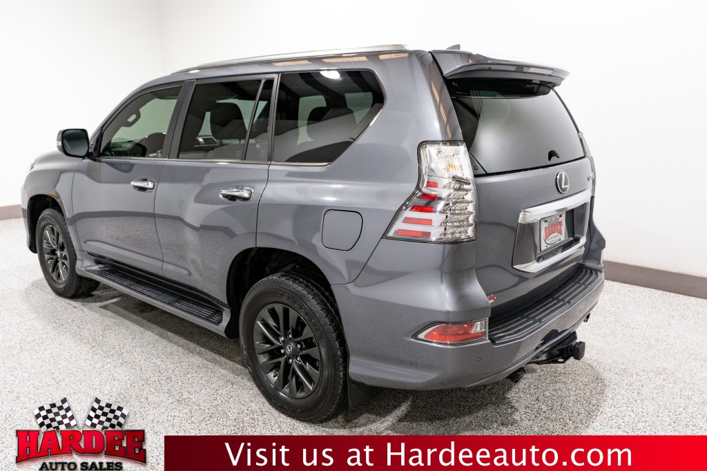 2020 Lexus GX Image 3