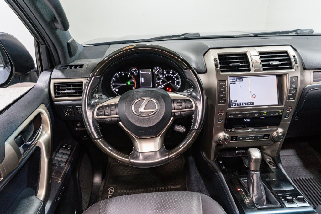 2020 Lexus GX Image 11