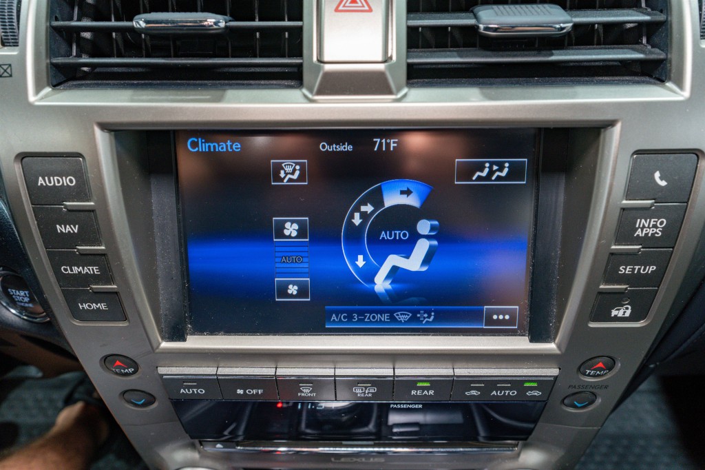 2020 Lexus GX Image 21