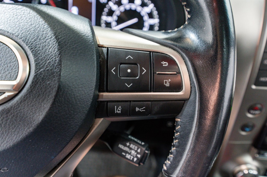 2020 Lexus GX Image 28
