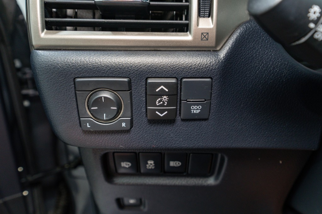 2020 Lexus GX Image 35
