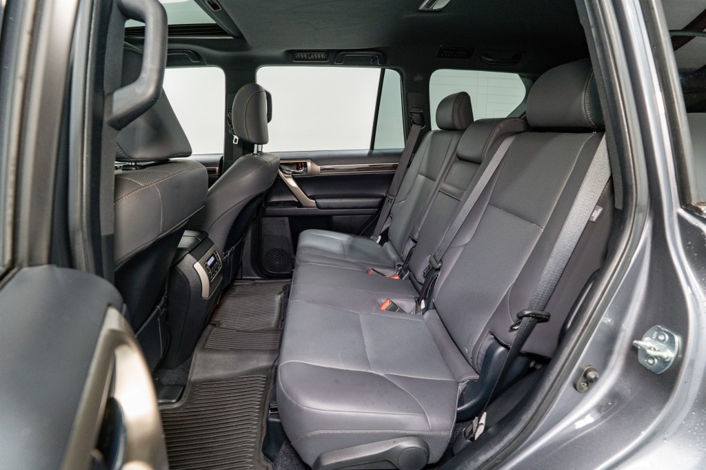 2020 Lexus GX Image 37