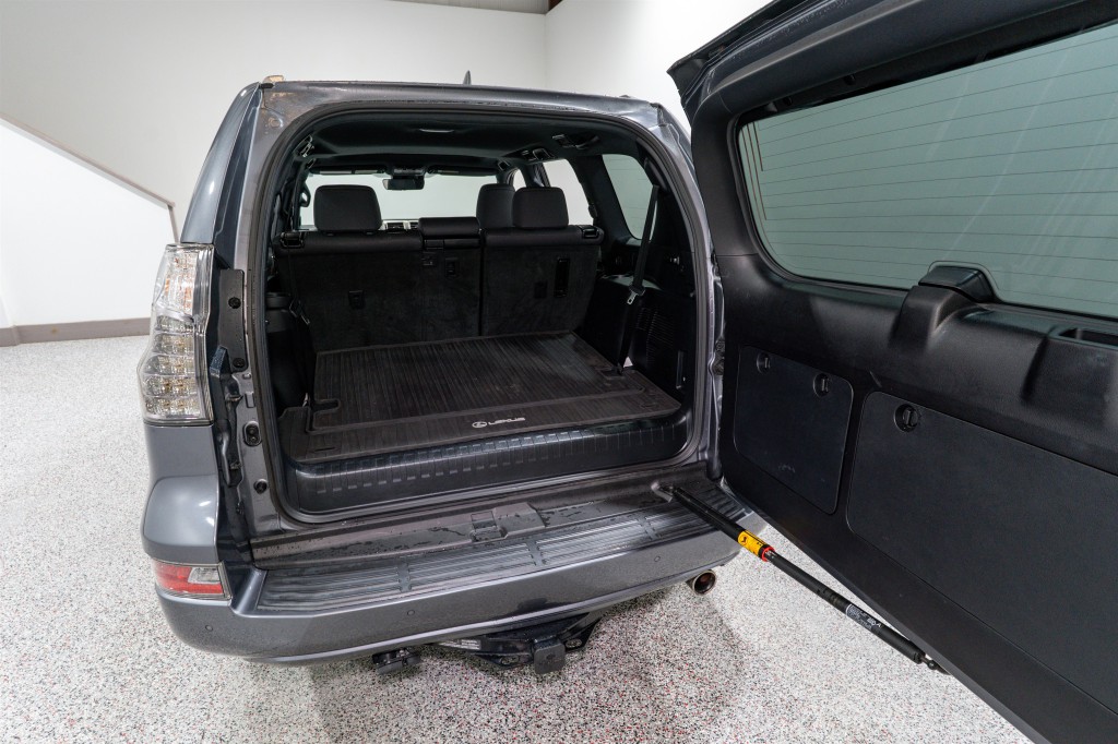 2020 Lexus GX Image 38
