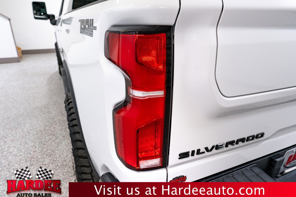 2025 Chevrolet Silverado 1500 Image 9