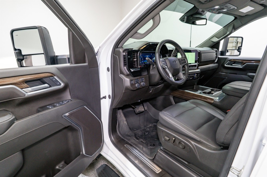 2025 Chevrolet Silverado 1500 Image 13
