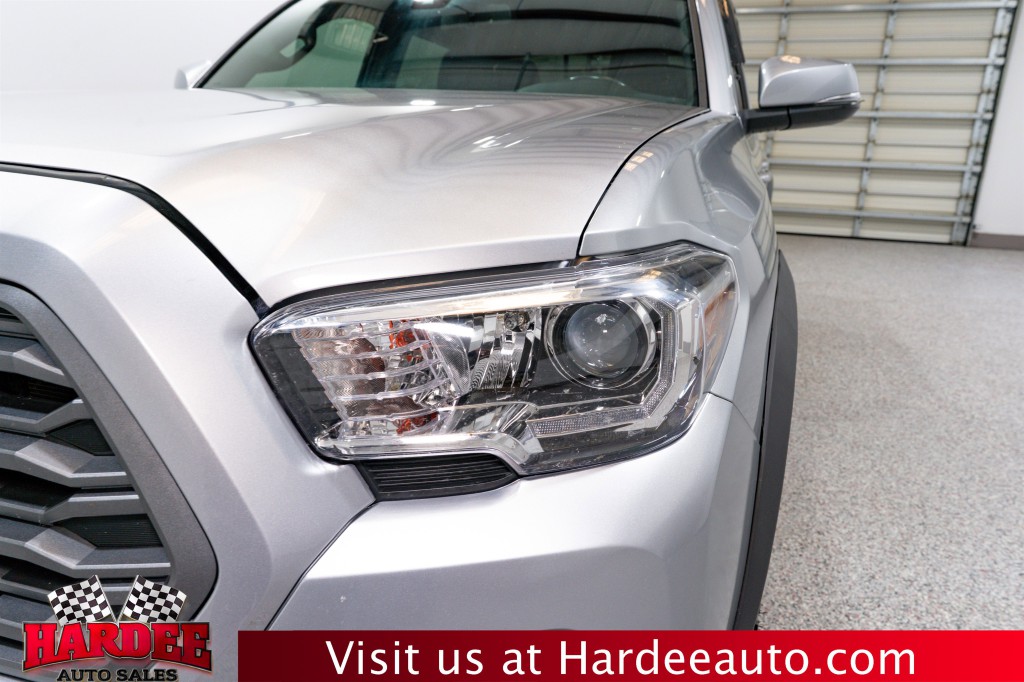 2020 Toyota Tacoma Image 8