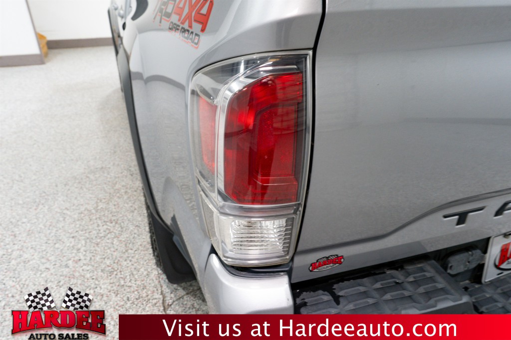 2020 Toyota Tacoma Image 9