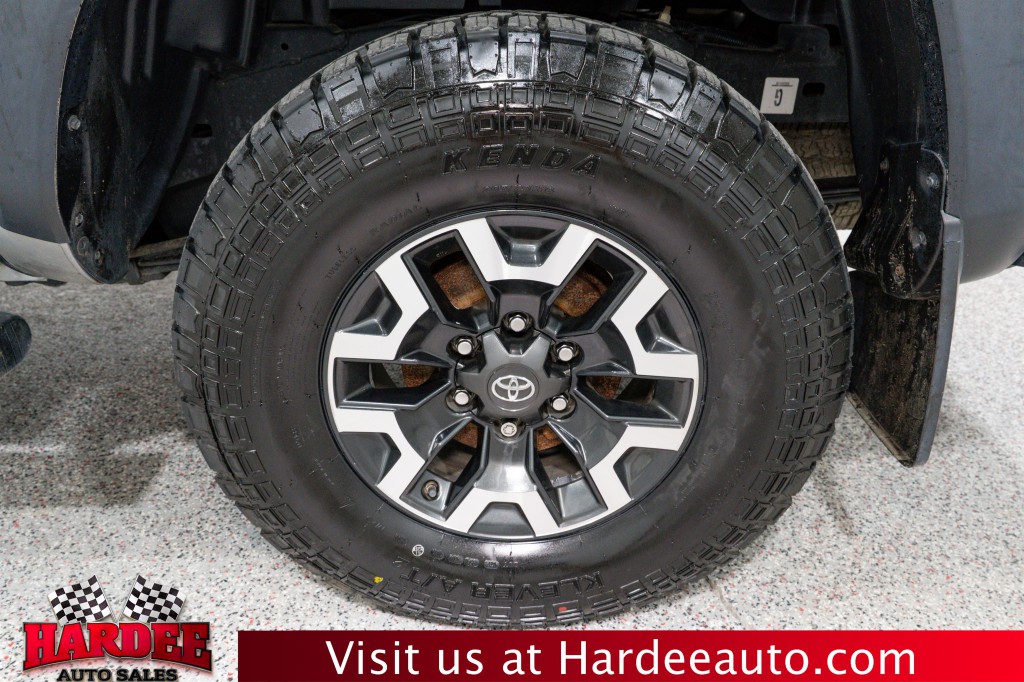 2020 Toyota Tacoma Image 10