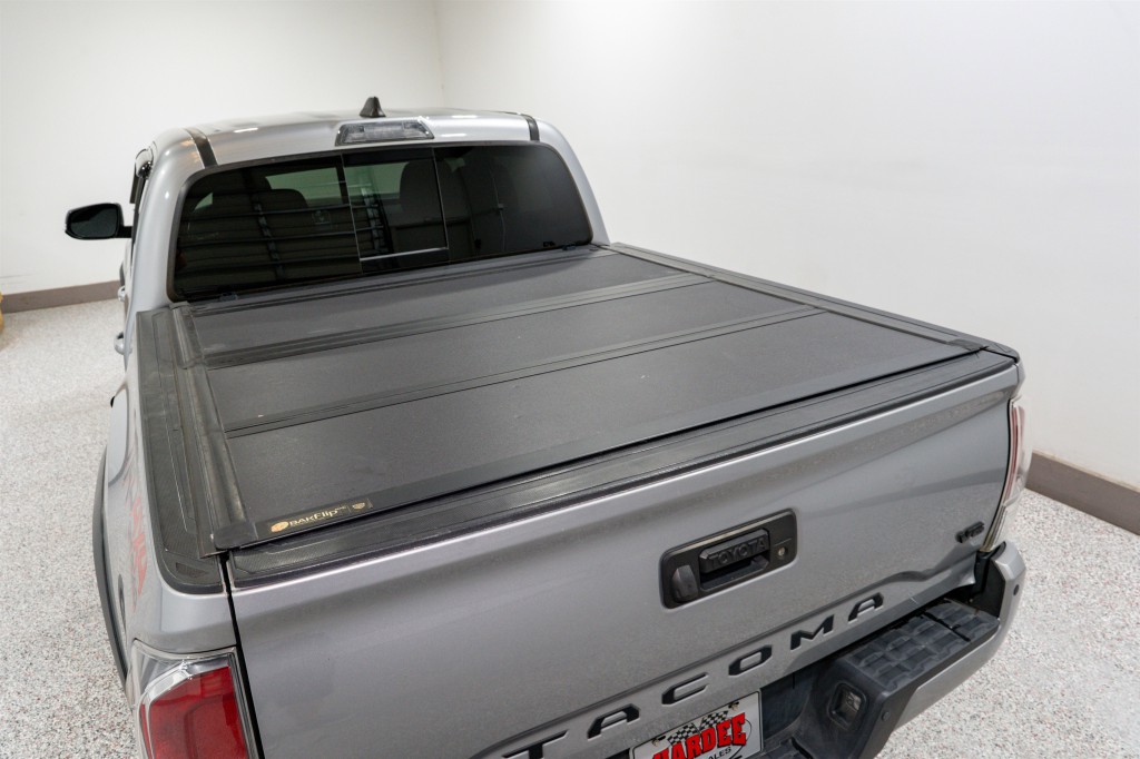 2020 Toyota Tacoma Image 11