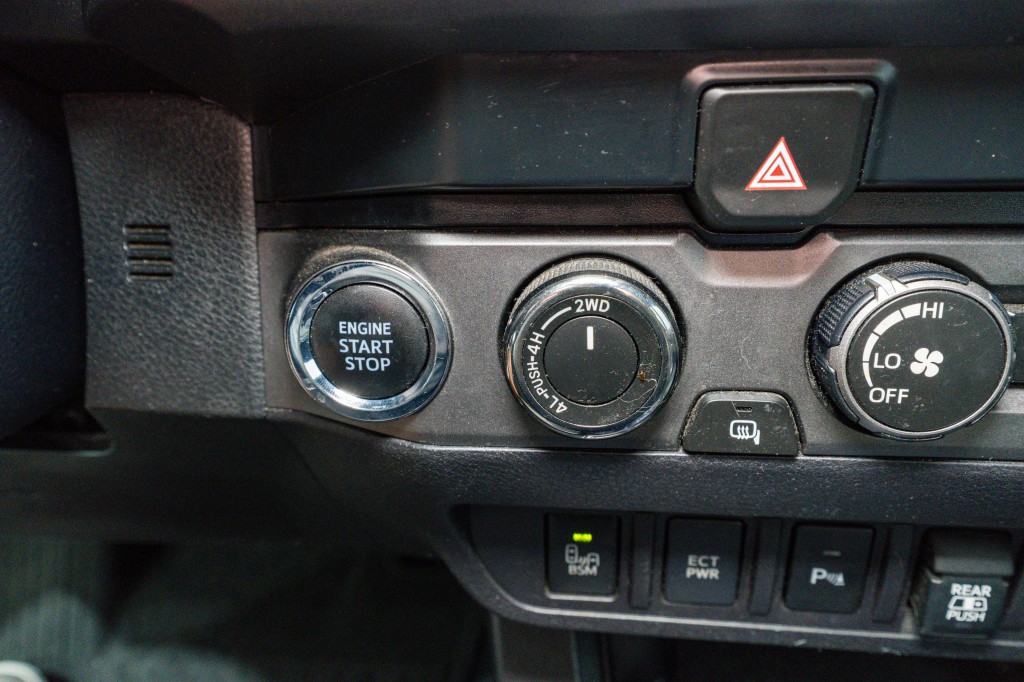 2020 Toyota Tacoma Image 21