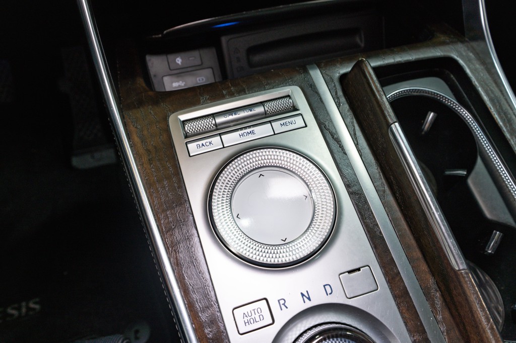 2021 Genesis GV80 Image 25