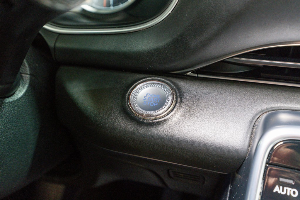2021 Genesis GV80 Image 32
