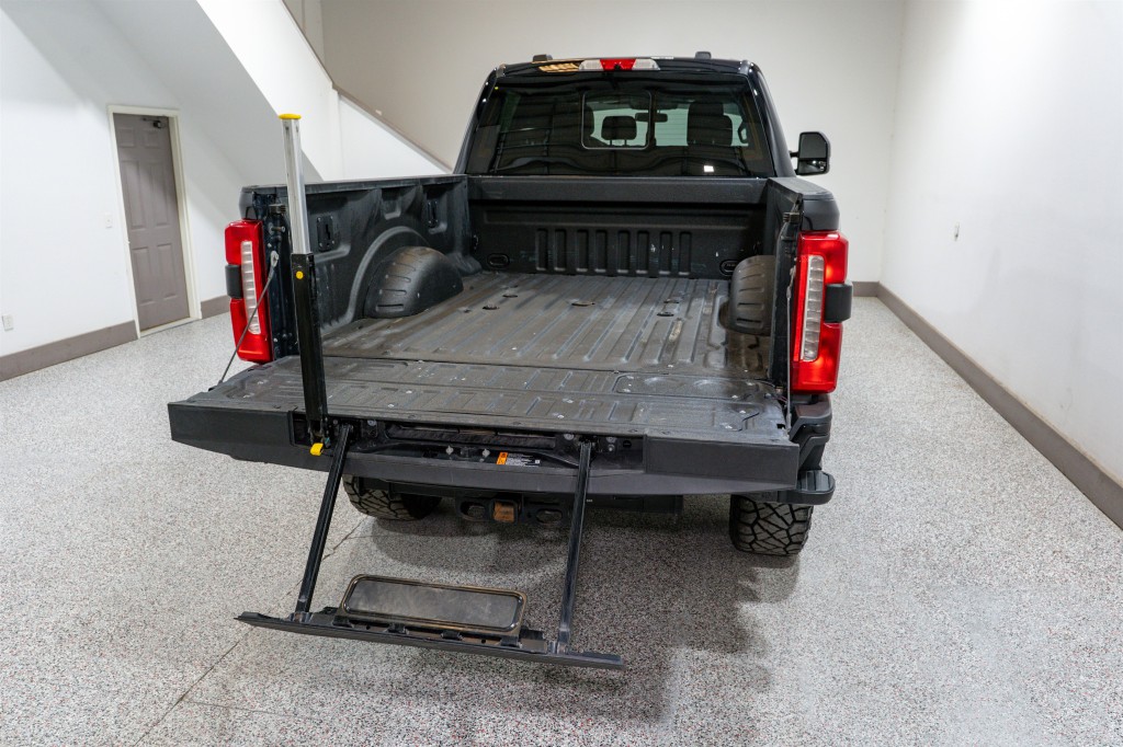 2023 Ford F-250 Image 11