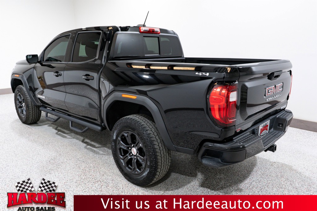2023 GMC Canyon Image 3