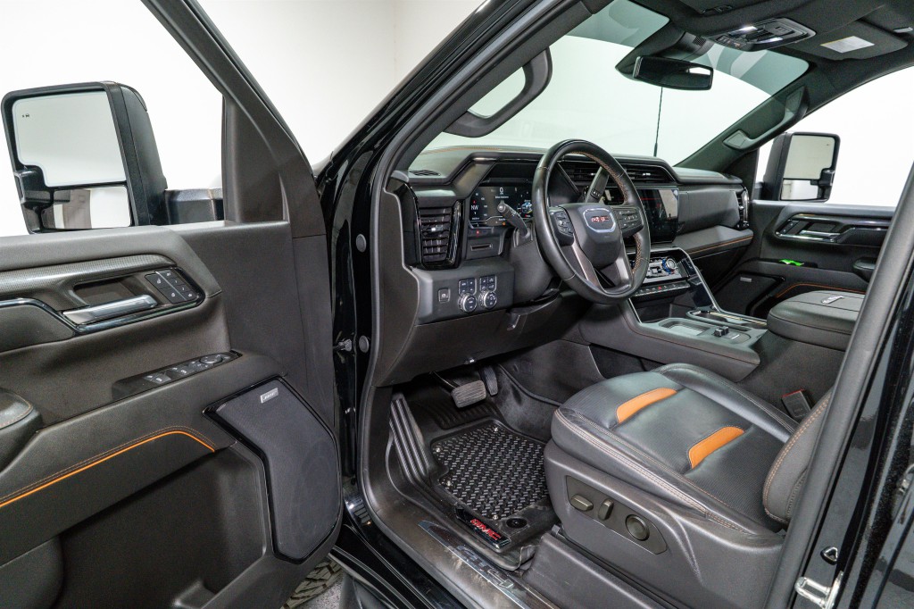2024 GMC Sierra 2500 Image 13