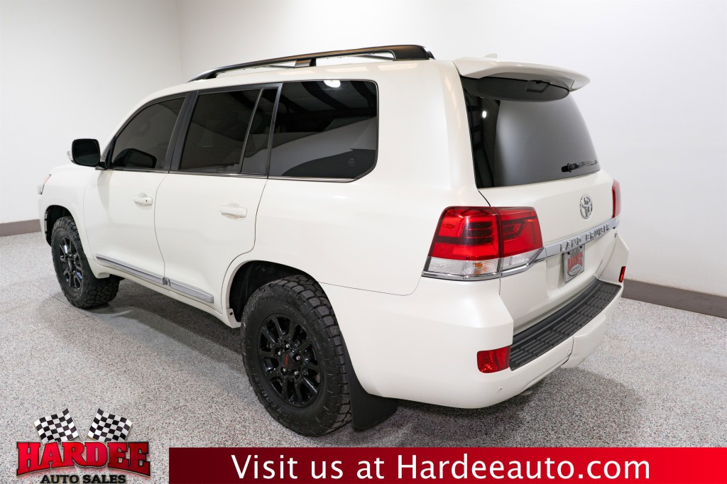 2021 Toyota Land Cruiser Image 3