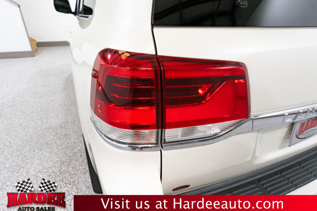 2021 Toyota Land Cruiser Image 9