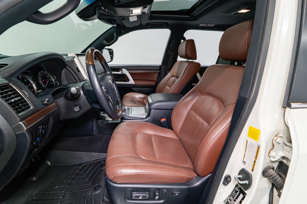 2021 Toyota Land Cruiser Image 15