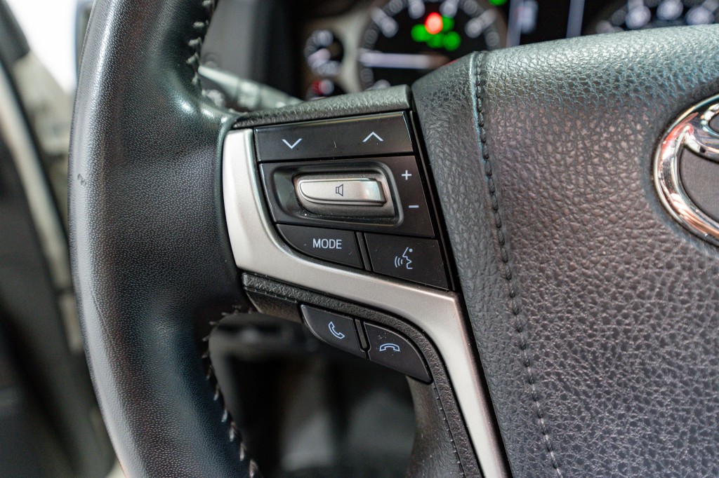 2021 Toyota Land Cruiser Image 30