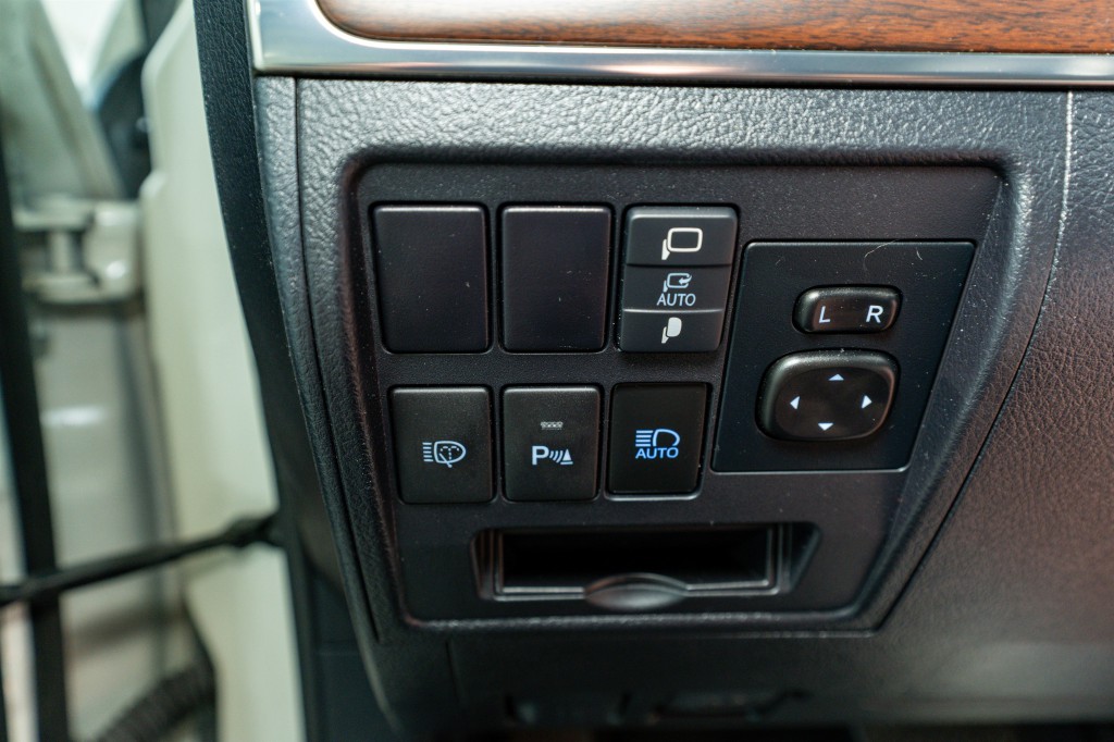 2021 Toyota Land Cruiser Image 34