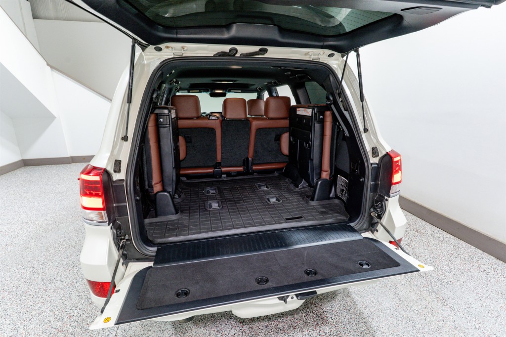 2021 Toyota Land Cruiser Image 38