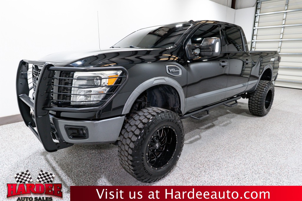 2017 Nissan Titan Image 2