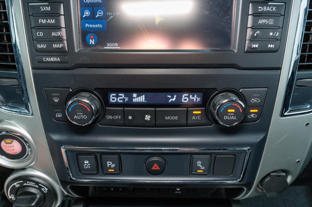 2017 Nissan Titan Image 23