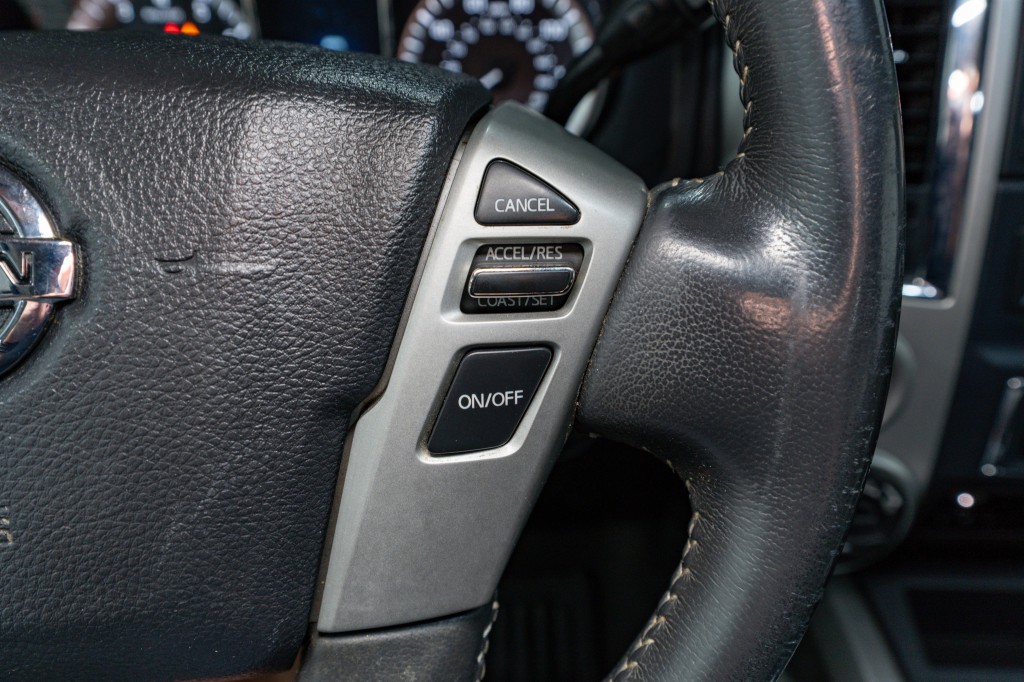 2017 Nissan Titan Image 28