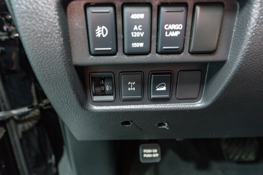 2017 Nissan Titan Image 34