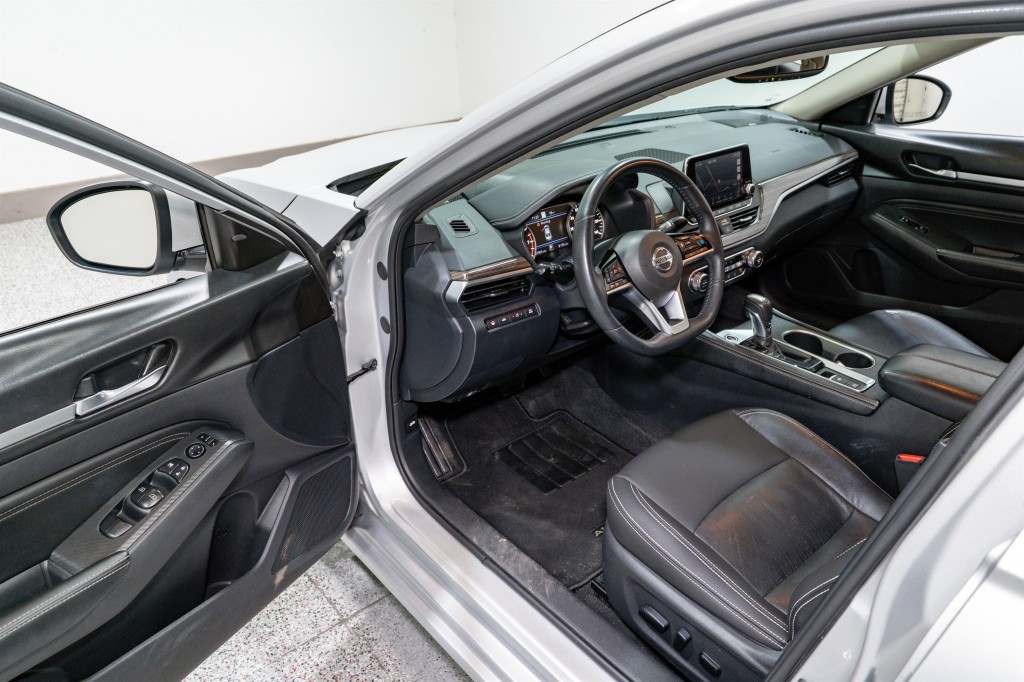 2019 Nissan Altima Image 12