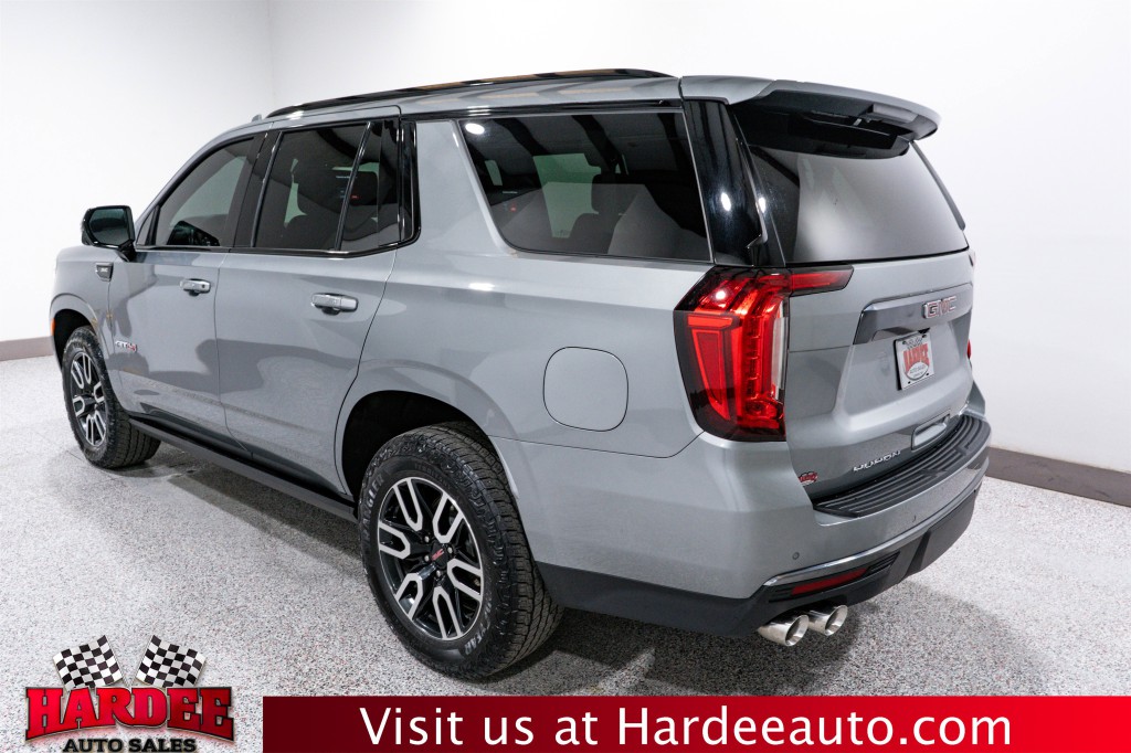 2023 GMC Yukon Image 3
