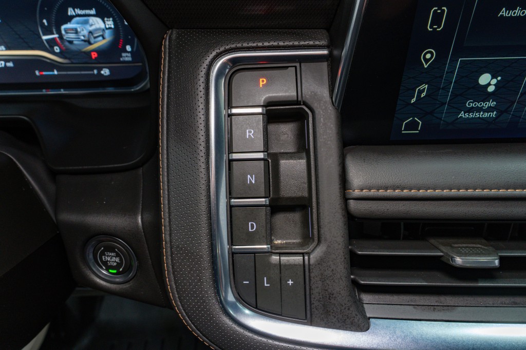 2023 GMC Yukon Image 24