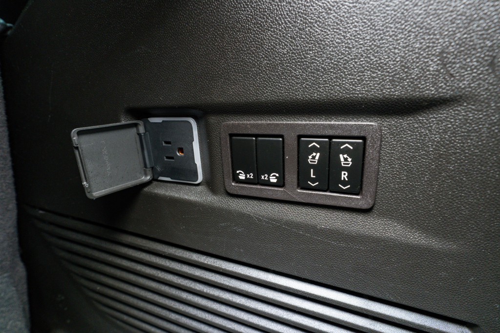 2023 GMC Yukon Image 36