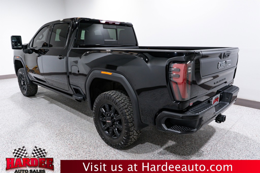 2024 GMC Sierra 2500 Image 3
